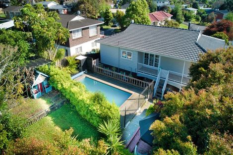 Photo of property in 20 Longbill Place, Glendene, Auckland, 0602