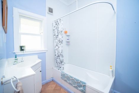 Photo of property in 19 South Street, West End, Palmerston North, 4410