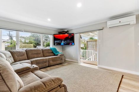 Photo of property in 1/188 Waimumu Road, Massey, Auckland, 0614
