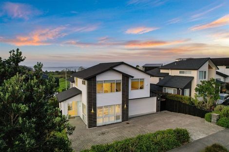 Photo of property in 17 Bounty Road, Long Bay, Auckland, 0630