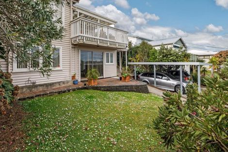 Photo of property in 35 Bayview Road, Browns Bay, Auckland, 0630