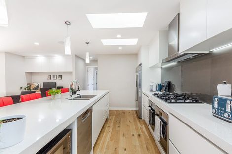 Photo of property in 21 Glenhaven Place, Te Atatu Peninsula, Auckland, 0610