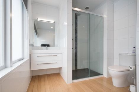 Photo of property in 142 Waitakere Road, Waitakere, Henderson, 0782