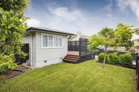 Photo of property in 10 Antrim Place, Hokowhitu, Palmerston North, 4410