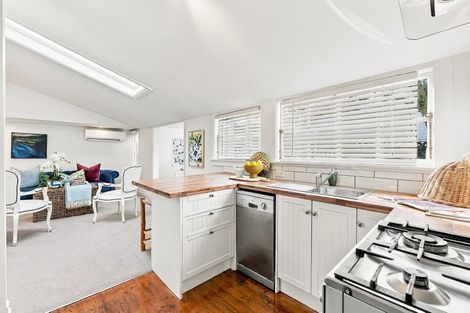 Photo of property in 147a Holly Road, St Albans, Christchurch, 8014