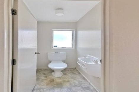 Photo of property in 27b Central Park Drive, Te Atatu South, Auckland, 0610