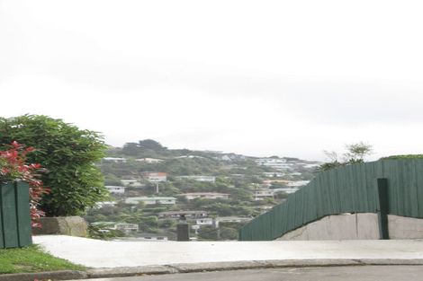 Photo of property in 16 Turville Crescent, Newlands, Wellington, 6037