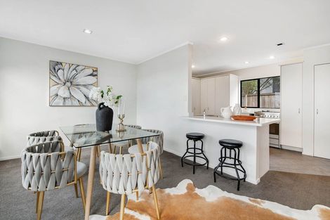 Photo of property in 2/13 Greenridge Court, Glenfield, Auckland, 0629