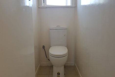 Photo of property in 71 Shakespeare Road, Milford, Auckland, 0620