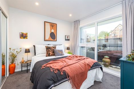 Photo of property in 2/10 Ladbrokes Place, Fendalton, Christchurch, 8052