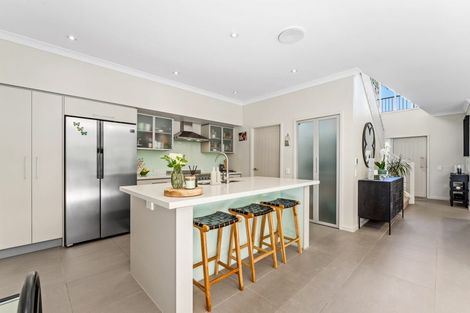 Photo of property in 6 Puriri Boulevard, Orewa, 0931