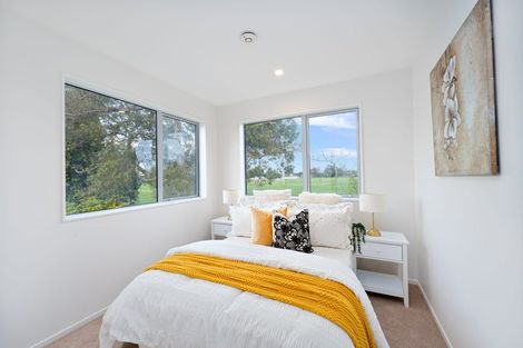 Photo of property in 80e Matipo Road, Te Atatu Peninsula, Auckland, 0610