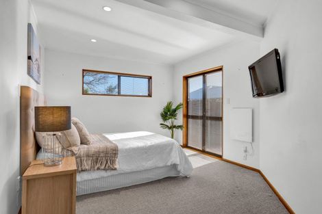 Photo of property in 8 Argyle Place, Highlands Park, New Plymouth, 4312