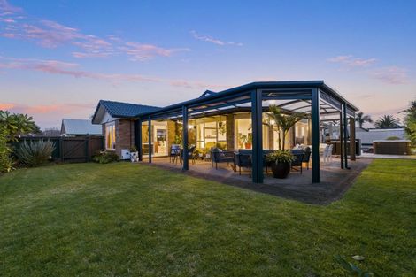 Photo of property in 90 Santa Monica Drive, Papamoa Beach, Papamoa, 3118