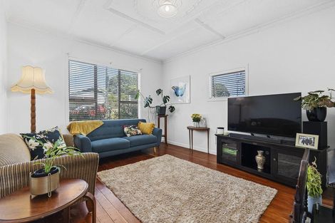 Photo of property in 141 Lemon Street, Strandon, New Plymouth, 4312