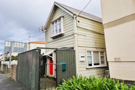Photo of property in 30 Sussex Street, Mount Cook, Wellington, 6021