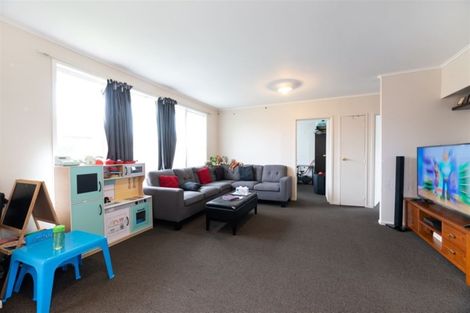 Photo of property in 2/82a Panama Road, Mount Wellington, Auckland, 1062