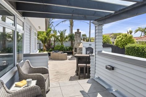 Photo of property in 2/11 Ridge Road, Waiake, Auckland, 0630