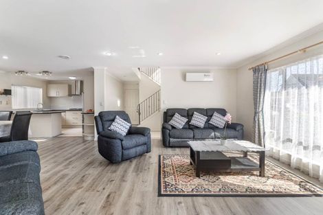 Photo of property in 16 Janway Avenue, Flat Bush, Auckland, 2016