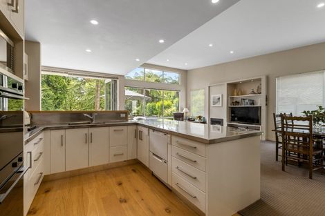 Photo of property in 10 Olivia Street, Stratford, 4332