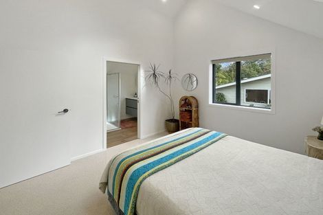 Photo of property in 42 Saxton Road, Upper Vogeltown, New Plymouth, 4371