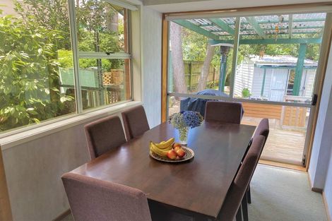 Photo of property in 44 Easton Park Parade, Glenfield, Auckland, 0629