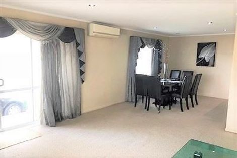 Photo of property in 2/421 Mount Albert Road, Mount Roskill, Auckland, 1041