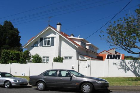Photo of property in 108 Kitchener Road, Milford, Auckland, 0620