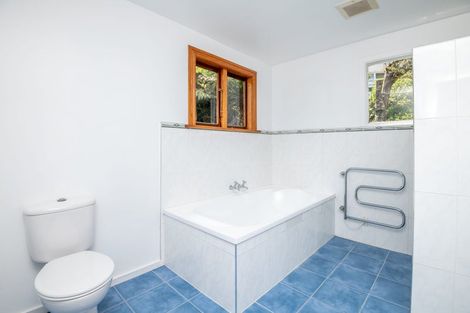 Photo of property in 5 Whiorau Grove, Lowry Bay, Lower Hutt, 5013