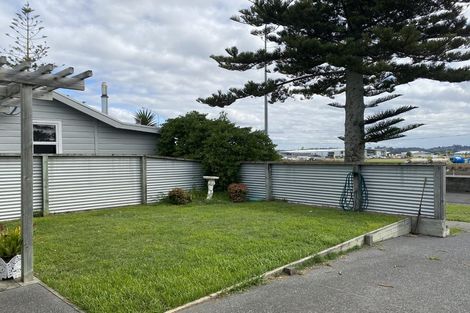 Photo of property in 25 Pukeko Place, Westshore, Napier, 4110