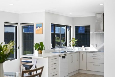 Photo of property in 13 Mangakoea Place, St Andrews, Hamilton, 3200