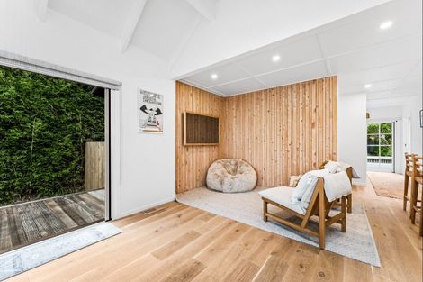 Photo of property in 74 Clinton Road, Tawharanui Peninsula, Matakana, 0986