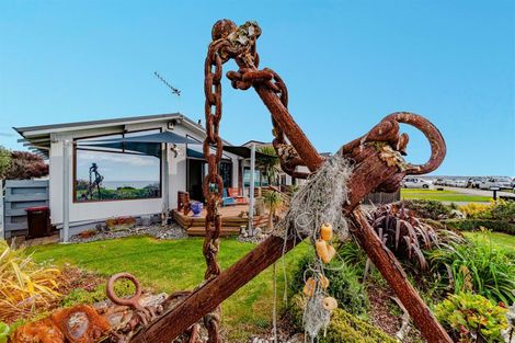 Photo of property in 132 North Shore Road, Eskdale, Napier, 4182