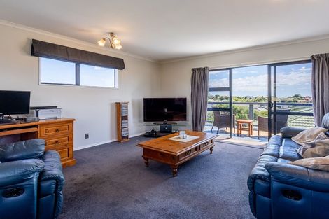 Photo of property in 14 Barrett Drive, Waikanae Beach, Waikanae, 5036