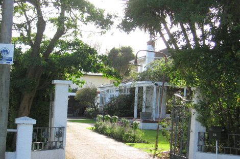 Photo of property in 33 Norton Park Avenue, Fairfield, Lower Hutt, 5011