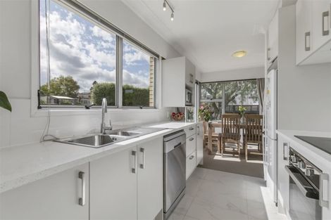 Photo of property in 2/1 Hemsway Place, Sunnyhills, Auckland, 2010