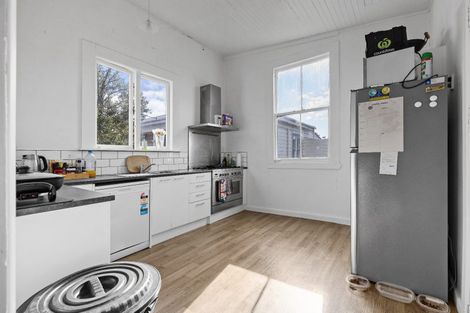 Photo of property in 21 Bourke Street, Palmerston North, 4410