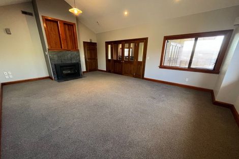 Photo of property in 70 Parnell Heights, Kelvin Grove, Palmerston North, 4414