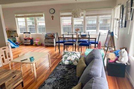 Photo of property in 9c Edwards Avenue, Henderson, Auckland, 0610