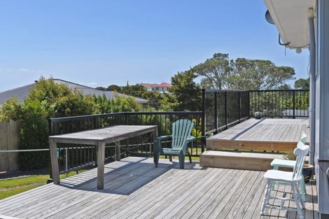 Photo of property in 44 Hauraki Road, Leigh, Warkworth, 0985