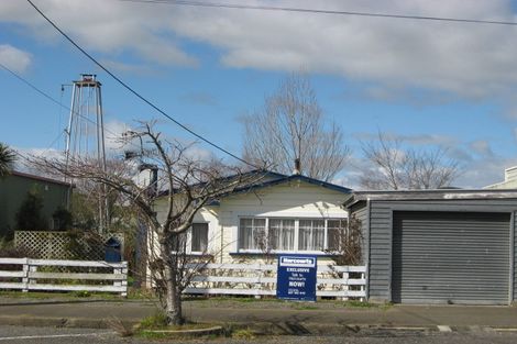 Photo of property in 50 Charlotte Street, Takapau, 4203