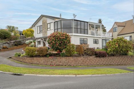 Photo of property in 1 Gladstone Grove, Richmond Heights, Taupo, 3330