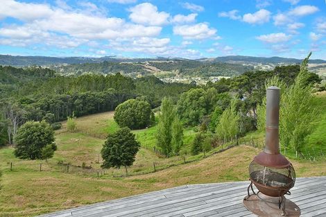 Photo of property in 173 Pinchgut Road, Kaukapakapa, 0873