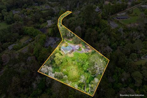 Photo of property in 10 Hobbs Road, Matakatia, Whangaparaoa, 0930