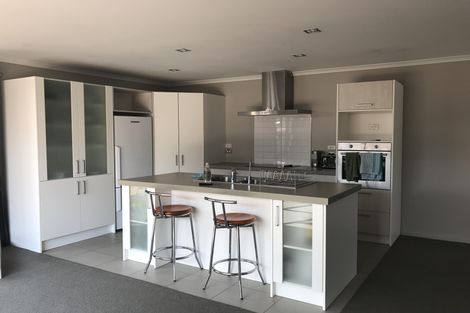 Photo of property in 14 Denham Court, Flagstaff, Hamilton, 3210