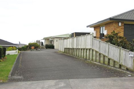 Photo of property in 3 Sandel Rise, Merrilands, New Plymouth, 4312