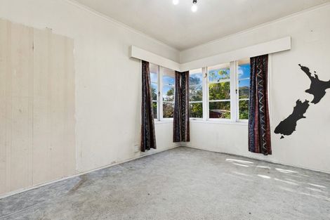 Photo of property in 23 Humphrey Kemp Avenue, Henderson, Auckland, 0612