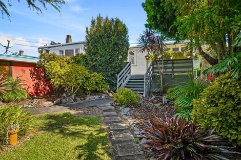 Photo of property in 25 Lowtherhurst Road, Massey, Auckland, 0614