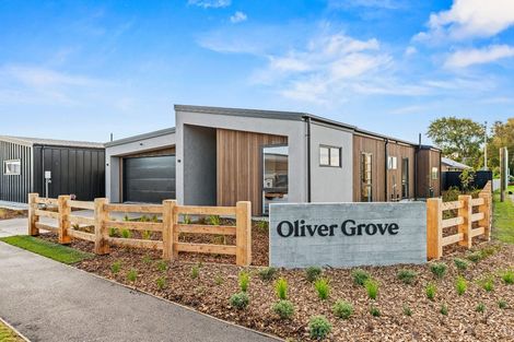 Photo of property in 2 Greystone Close, Halswell, 8025