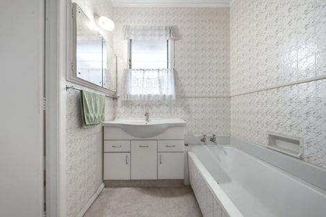 Photo of property in 64 Puhinui Road, Manukau, Auckland, 2104